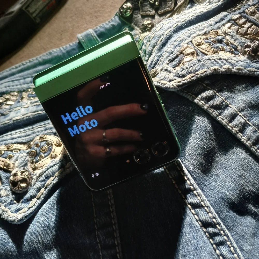 Motorola Razr Green Flip Phone